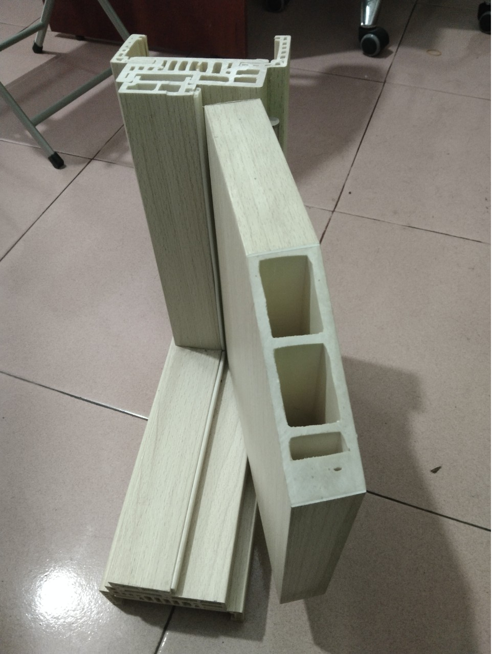 cau-tao-cua-nhua-composite-tai-dong-nai
