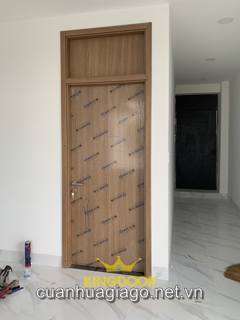 Cửa ABS có ô thoáng