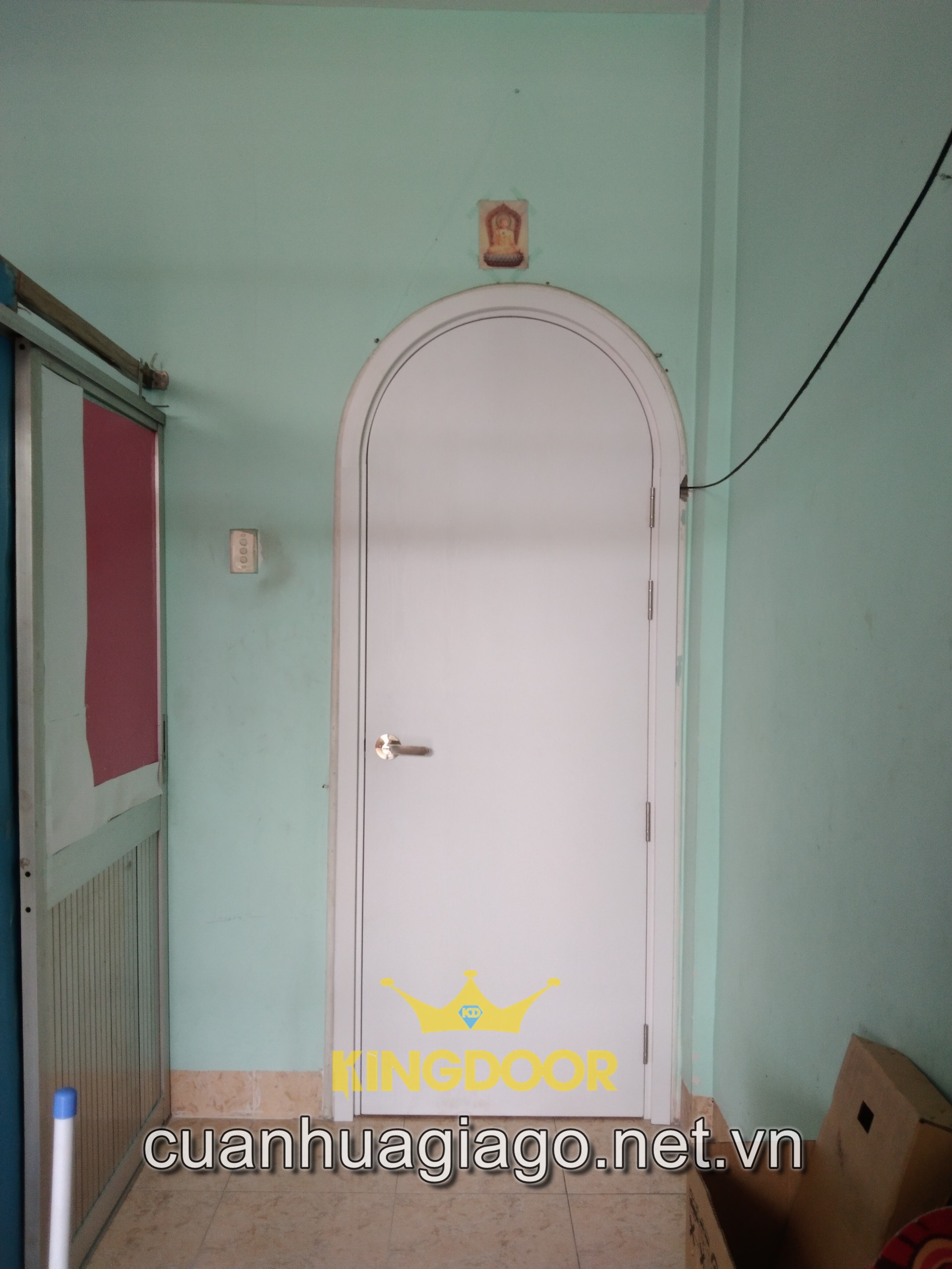 Mẫu cửa màu trắng