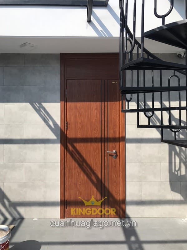 Giá cửa thép vân gỗ tại Kon Tum