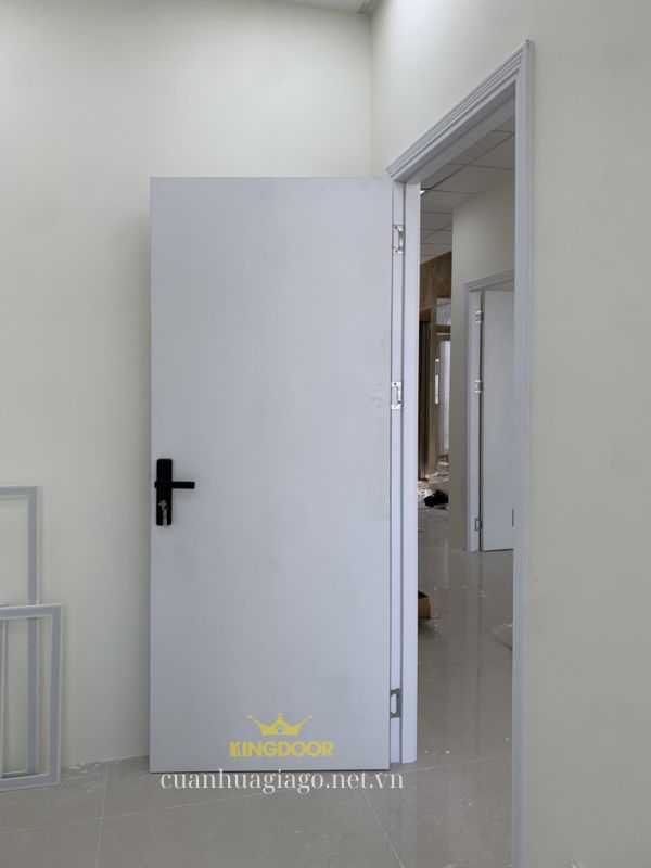 Cửa nhựa mẫu phẳng màu trắng